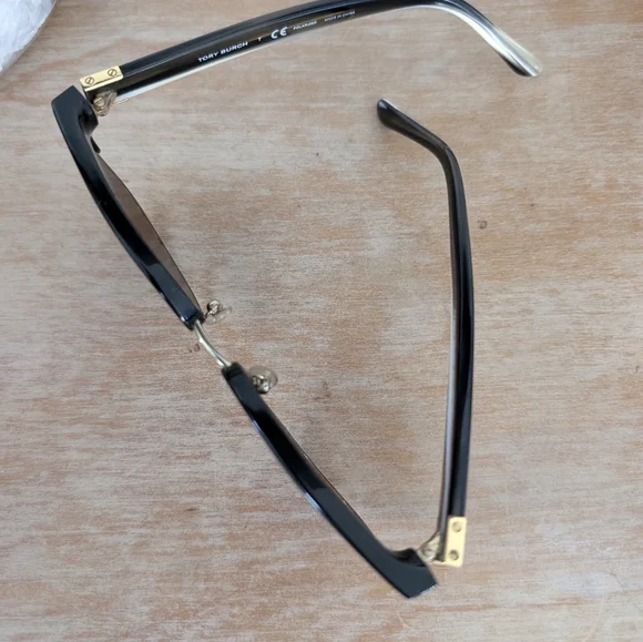 Tori Burch Sunglasses - Picture 3 of 5